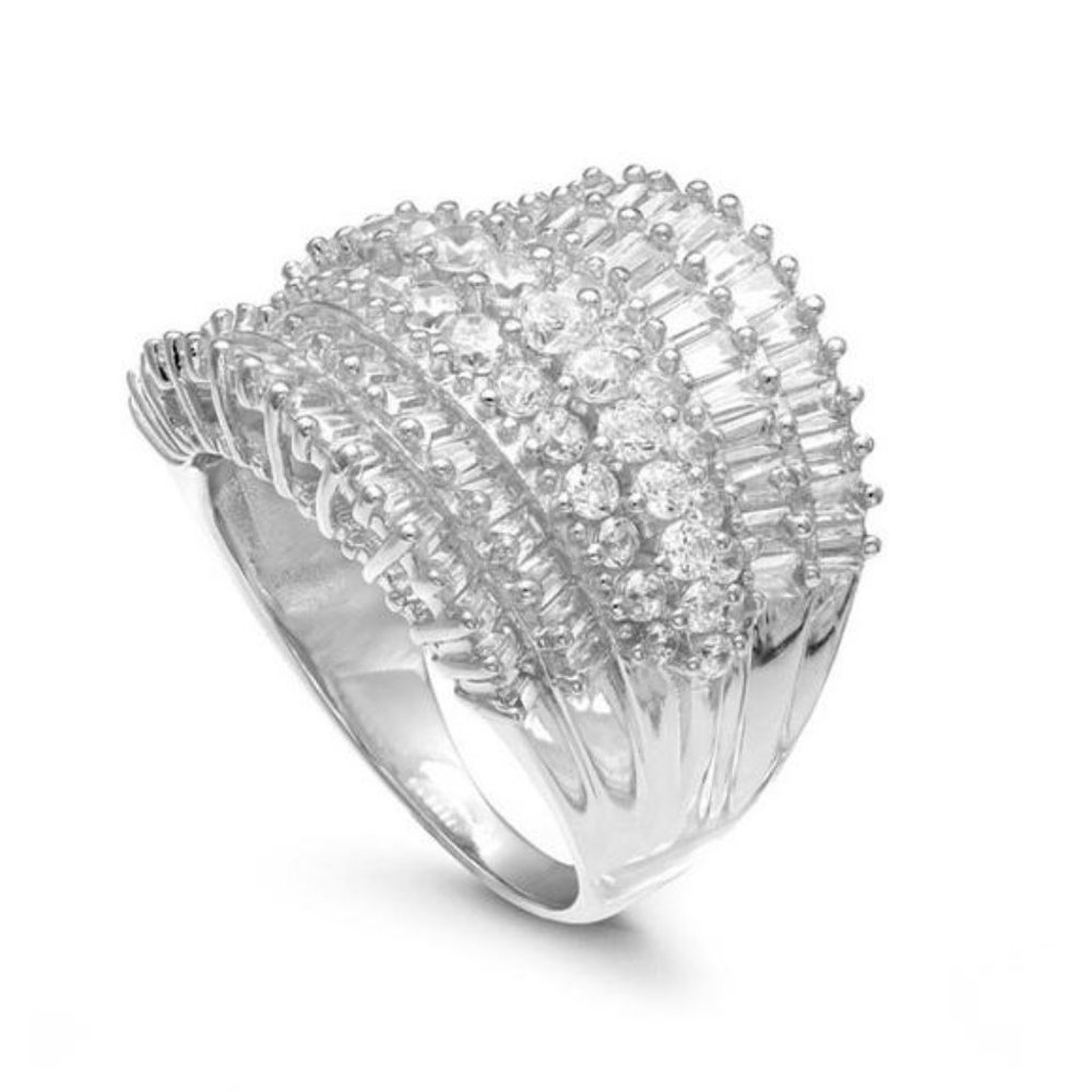 New Princess Cut 18 CT Silver Ring, cute Ring, shiny Ring. - Picture 3 of 4